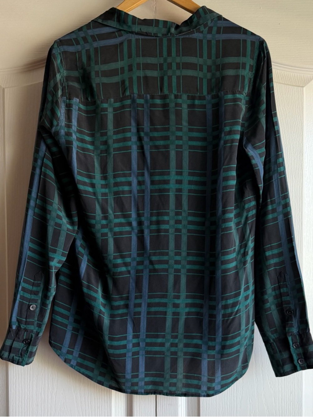 EQUIPMENT Slim Signature Silk Blouse - Picture 9 of 10